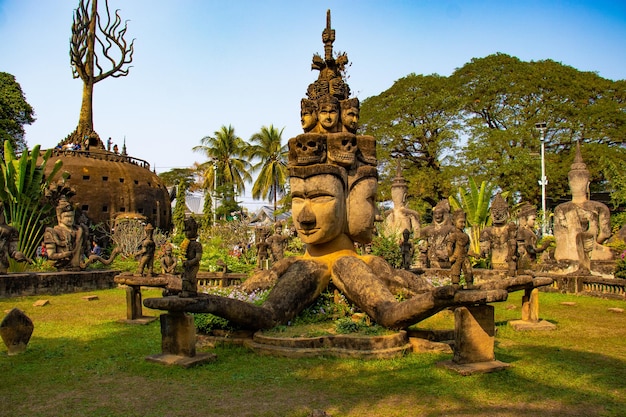 Eine schöne Aussicht auf den Buddha Park in Vientiane Laos