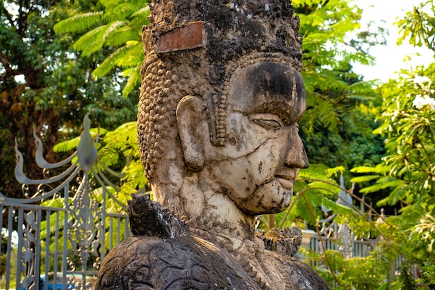 Eine schöne Aussicht auf den Buddha Park in Vientiane Laos