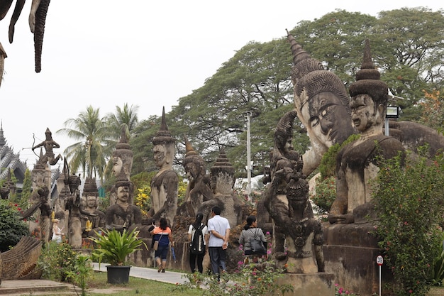 Eine schöne Aussicht auf den Buddha Park in Vientiane Laos