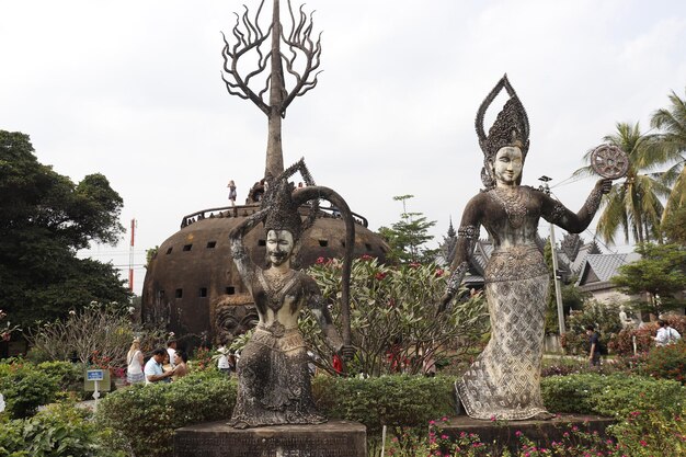 Eine schöne Aussicht auf den Buddha Park in Vientiane Laos