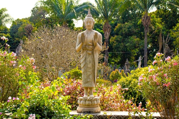 Eine schöne Aussicht auf den Buddha Park in Vientiane Laos