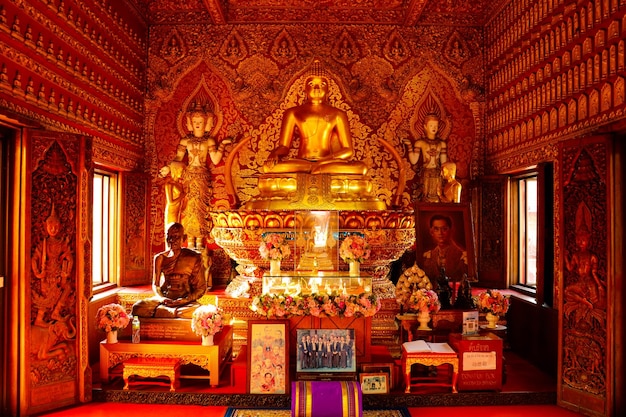 Eine schöne Aussicht auf den buddhistischen Tempel in Chiang Mai Thailand