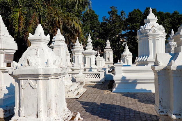 Eine schöne Aussicht auf den buddhistischen Tempel in Chiang Mai Thailand