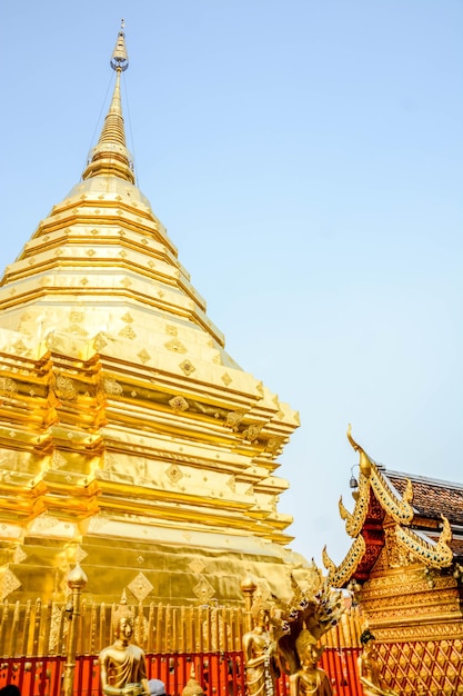 Eine schöne Aussicht auf den buddhistischen Tempel Wat Doi Suthep in Chiang Mai Thailand