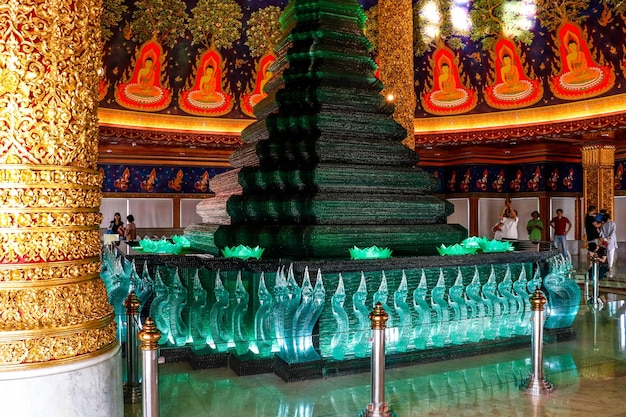 Eine schöne Aussicht auf den buddhistischen Tempel Wat Paknam in Bangkok Thailand