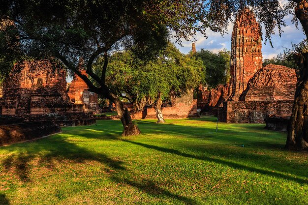 Eine schöne Aussicht auf den buddhistischen Tempel Wat Ratchaburana in Ayutthaya Thailand