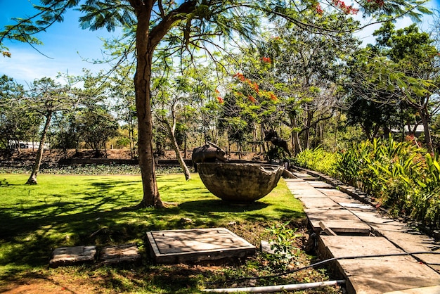 Eine schöne Aussicht auf den GWK Garuda Wisnu Kencana Park in Bali Indonesien