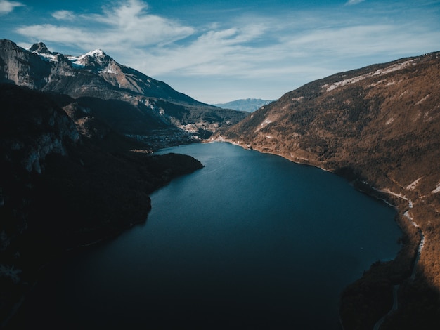 eine schöne aussicht auf den molveno see