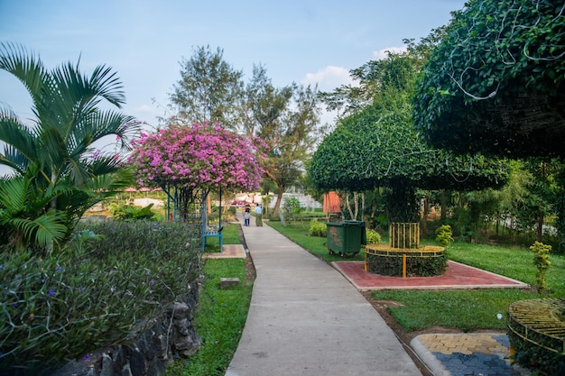 Eine schöne Aussicht auf den Park in Yangon Myanmar