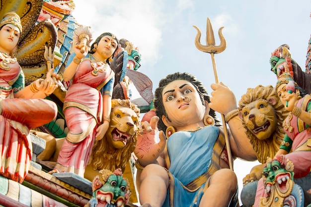 Eine schöne Aussicht auf den Sri-Mariamman-Tempel in Singapur