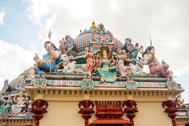 Eine schöne Aussicht auf den Sri-Mariamman-Tempel in Singapur