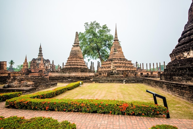 Eine schöne Aussicht auf den Sukhothai Historical Park in Thailand