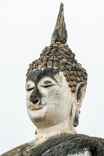 Eine schöne Aussicht auf den Sukhothai Historical Park in Thailand