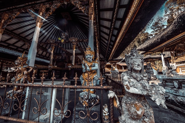 Eine schöne Aussicht auf den Tempel Pura Tirta Empul in Bali Indonesien
