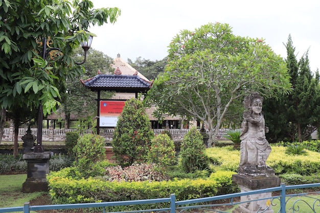 Eine schöne Aussicht auf den Tempel Taman Ayun in Bali Indonesien