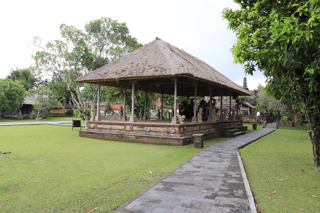 Eine schöne Aussicht auf den Tempel Taman Ayun in Bali Indonesien