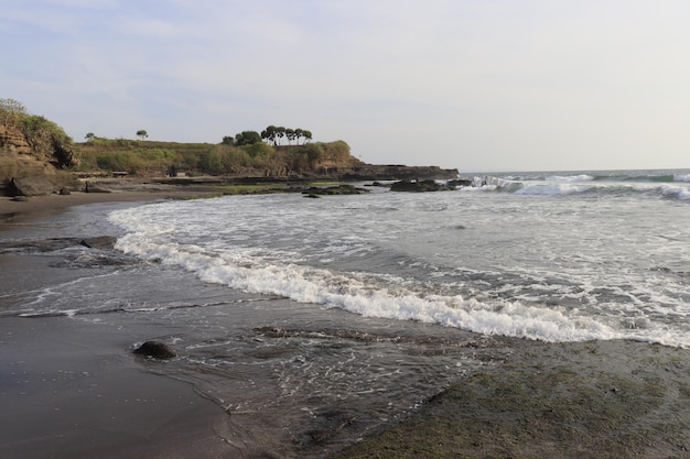 Eine schöne Aussicht auf den Tempel Tanah Lot in Bali Indonesien