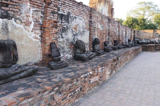 Eine schöne Aussicht auf den Tempel Wat Mahathat in Ayutthaya Thailand