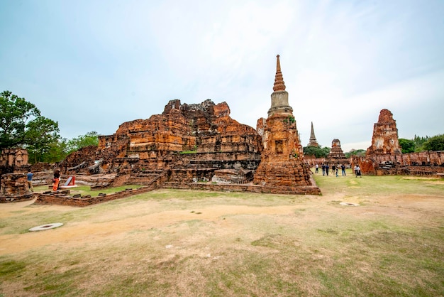 Eine schöne Aussicht auf den Tempel Wat Mahathat in Ayutthaya Thailand