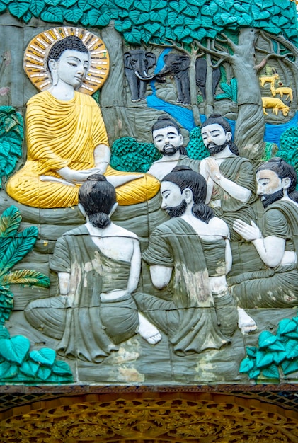 Eine schöne Aussicht auf den Tempel Wat Paknam in Bangkok Thailand