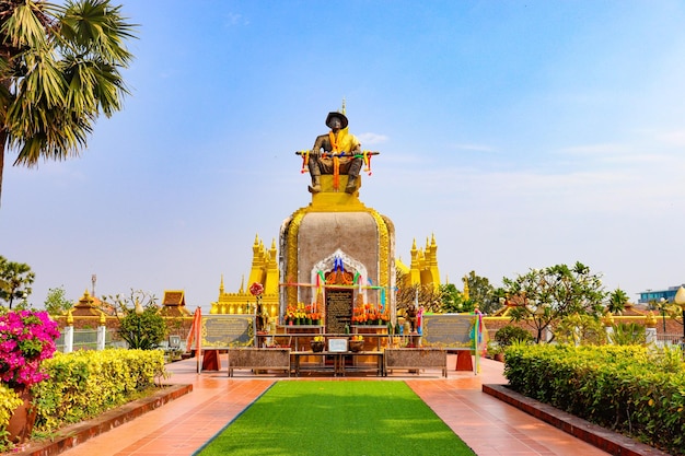 Eine schöne Aussicht auf den Tempel Wat Pha That Luang in Vientiane Laos