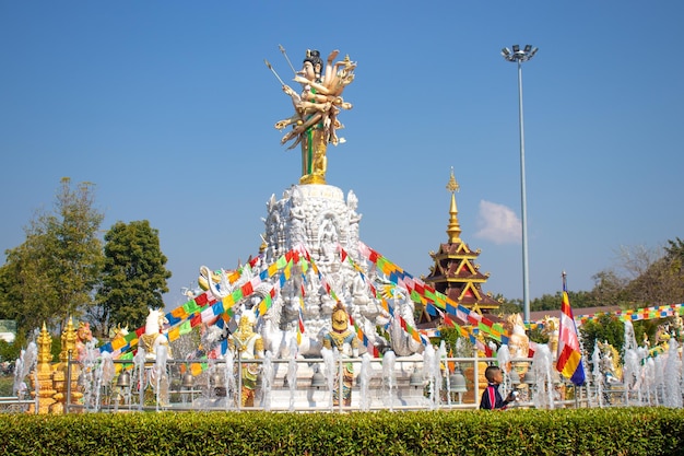 Eine schöne Aussicht auf den Tempel Wat Saeng Kaeo in Chiang Rai Thailand