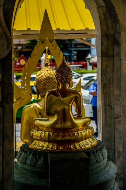 Eine schöne Aussicht auf den Tempel Wat Traimit in Chinatown Bangkok Thailand