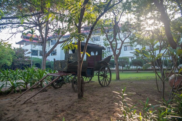 Eine schöne Aussicht auf den Tempel Wat Yai Chai Mongkhol in Ayutthaya Thailand