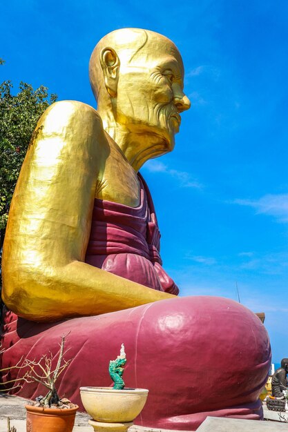 Eine schöne Aussicht auf die Insel Koh Larn in Thailand