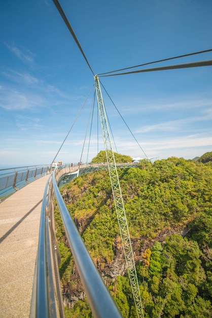 Eine schöne Aussicht auf die Langkawi Sky Bridge in Malaysia