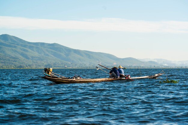 Eine schöne Aussicht auf Fischer im Inle Lake Myanmar