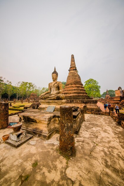 Eine schöne Aussicht auf Tempel in Sukhothai Thailand