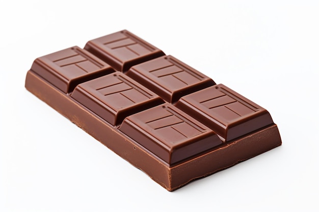 eine Schokoladenplatte mit vier Quadraten Schokolade oben