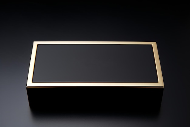 Foto eine schwarze quadratische tafel, die aus goldholz gefertigt ist