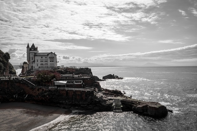 Eine Stadt in Biarritz und ihre berühmten Sandstrände