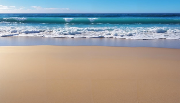 Eine Strandszene mit einem Gewässer im Hintergrund Die Küste ist sandig und der Ozean ist in der Ferne sichtbar