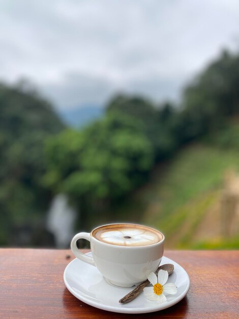 Foto eine tasse heißen kaffee am morgen