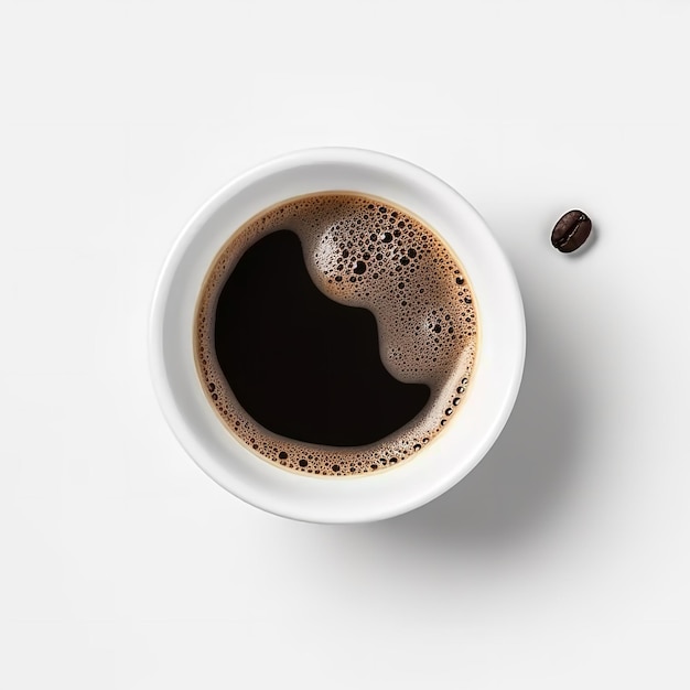 Eine Tasse Kaffee mit schwarzem Kaffee darauf