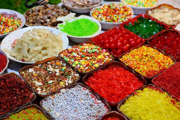 Eine traditionelle Delikatesse von Bangladesch ist Paan und Betelnuss ein medizinisches Blatt