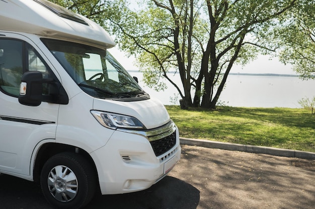 Eine Urlaubsreise im Wohnmobil, eine Rast im Van