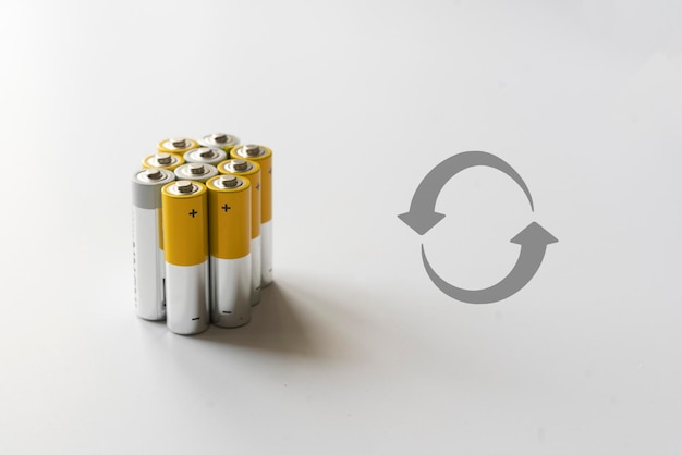 Eine wiederverwendbare wiederaufladbare Energieversorgung AA-Batterie Draufsicht flach legen