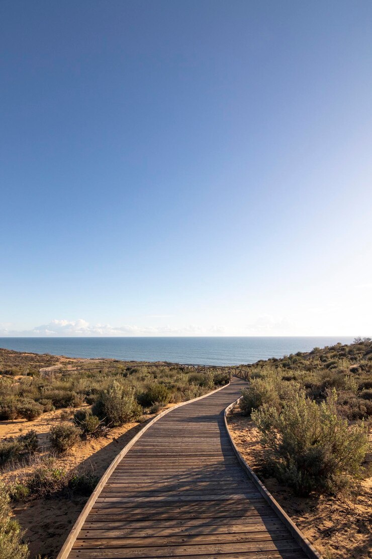 Foto einer der schönsten strände spaniens, genannt (cuesta maneli, huelva) in spanien.