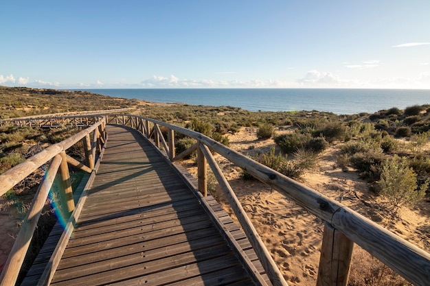 Einer der schönsten Strände Spaniens, genannt (Cuesta Maneli, Huelva) in Spanien.