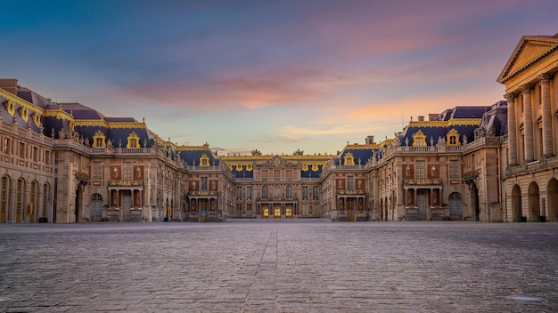 Eingang des Chateau de Versailles bei Paris in Frankreich