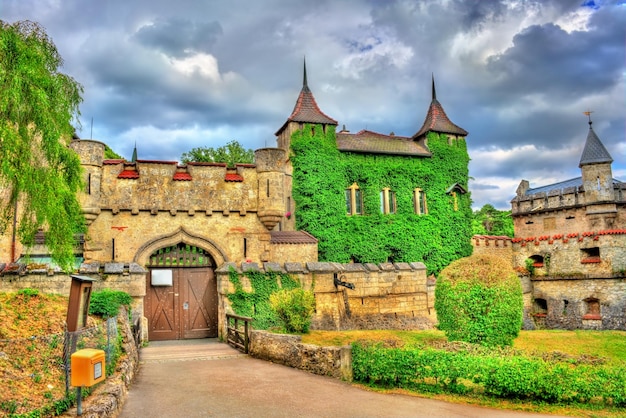 Foto eingang zum schloss lichtenstein in baden-württemberg, deutschland