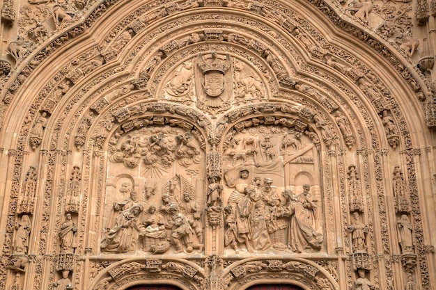 Eingangsfassade der Kathedrale von Salamanca, Spanien