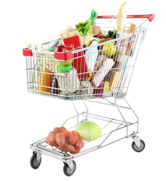 Einkaufswagen voll mit verschiedenen Lebensmitteln, isoliert auf weiss