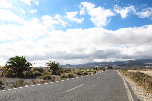 Einsame Straße in der Wüste Teneriffa Kanarische Inseln