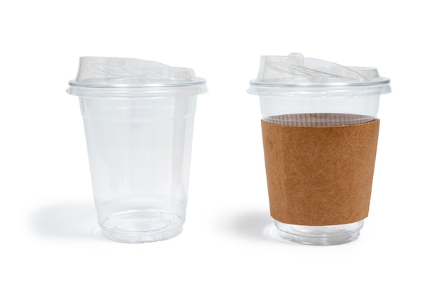 Einweg-Kaffeetasse aus Papier isoliert auf weißem Hintergrund Kaffee trinken unterwegs Verpackung Werbung leer