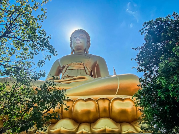 Einzigartiger Tempel Wat Pak Nam Phasi Charoen in Bangkok, Thailand